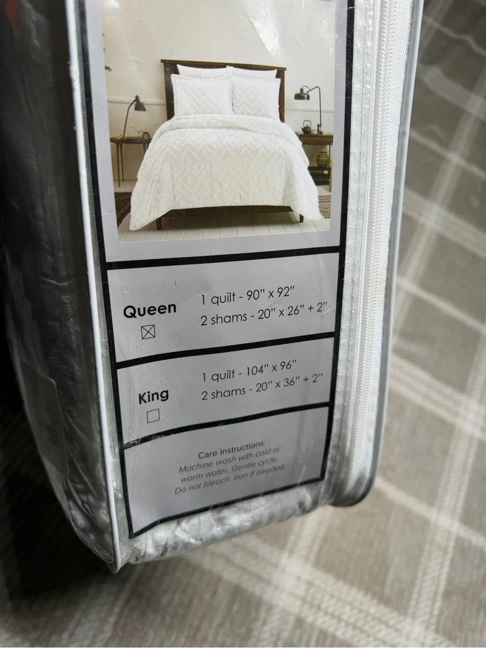 New York & Company White Quilted Comforter - Textured Pattern